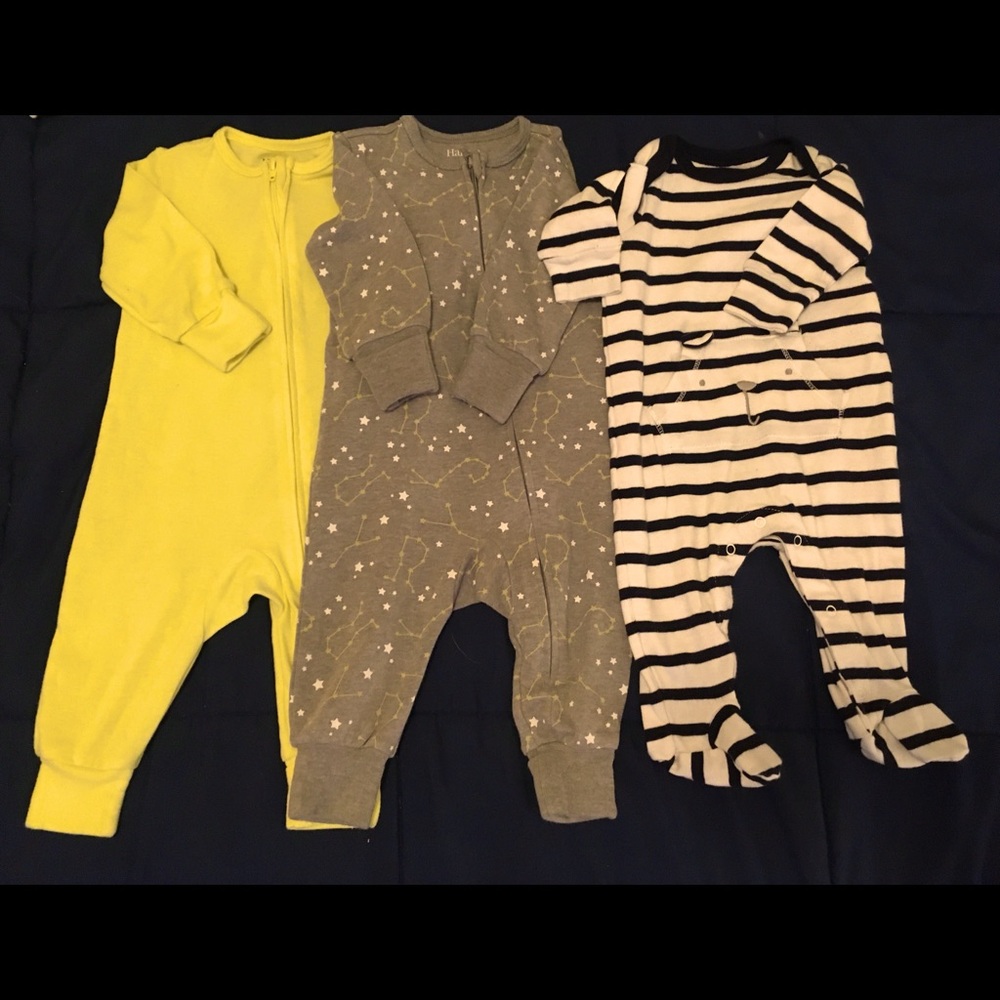 0-6m sleepers baby gap and Hanes.